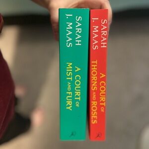 A Court Of Thrones And Roses plus a sequel